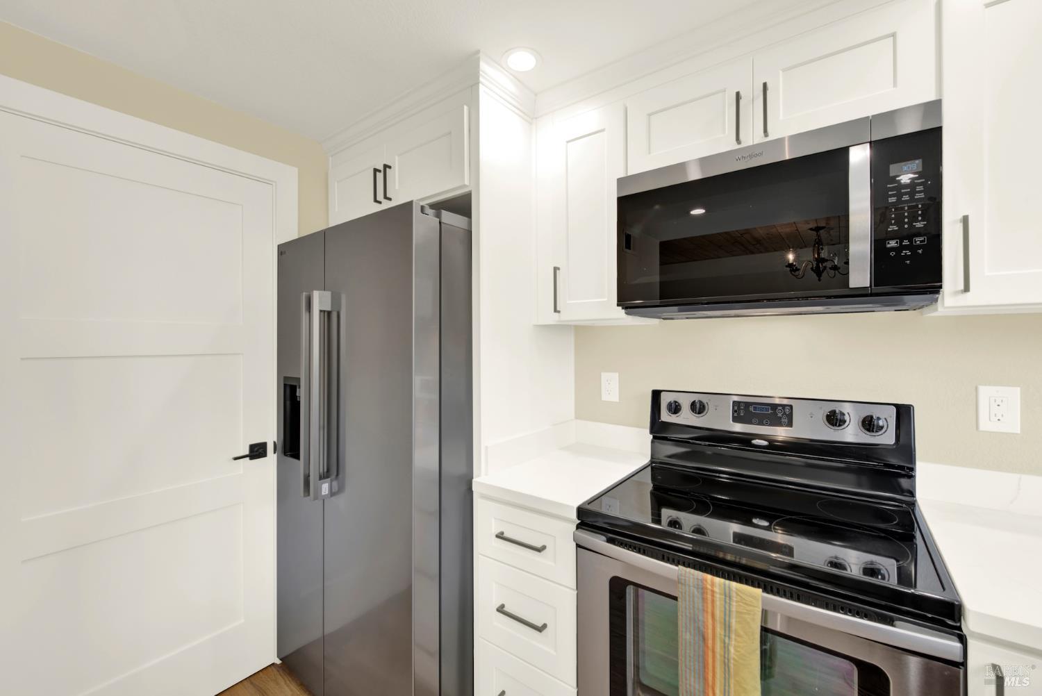 Detail Gallery Image 25 of 71 For 2009 Hawthorne Ter, Novato,  CA 94945 - 2 Beds | 1/1 Baths
