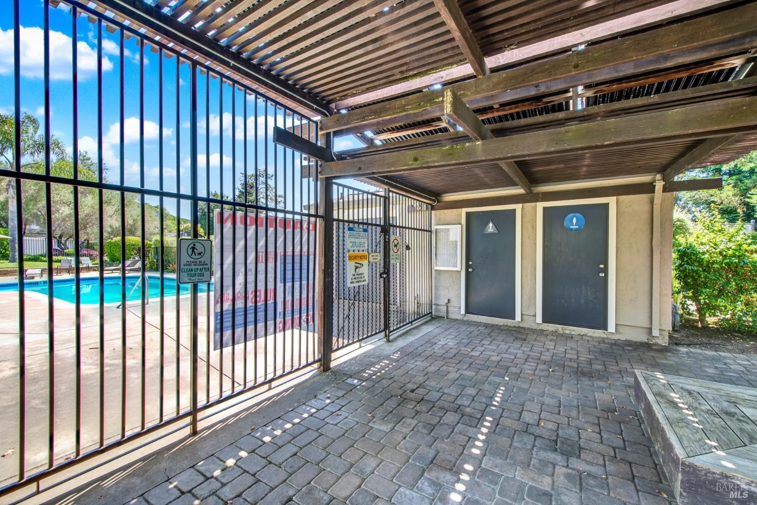 Detail Gallery Image 67 of 71 For 2009 Hawthorne Ter, Novato,  CA 94945 - 2 Beds | 1/1 Baths