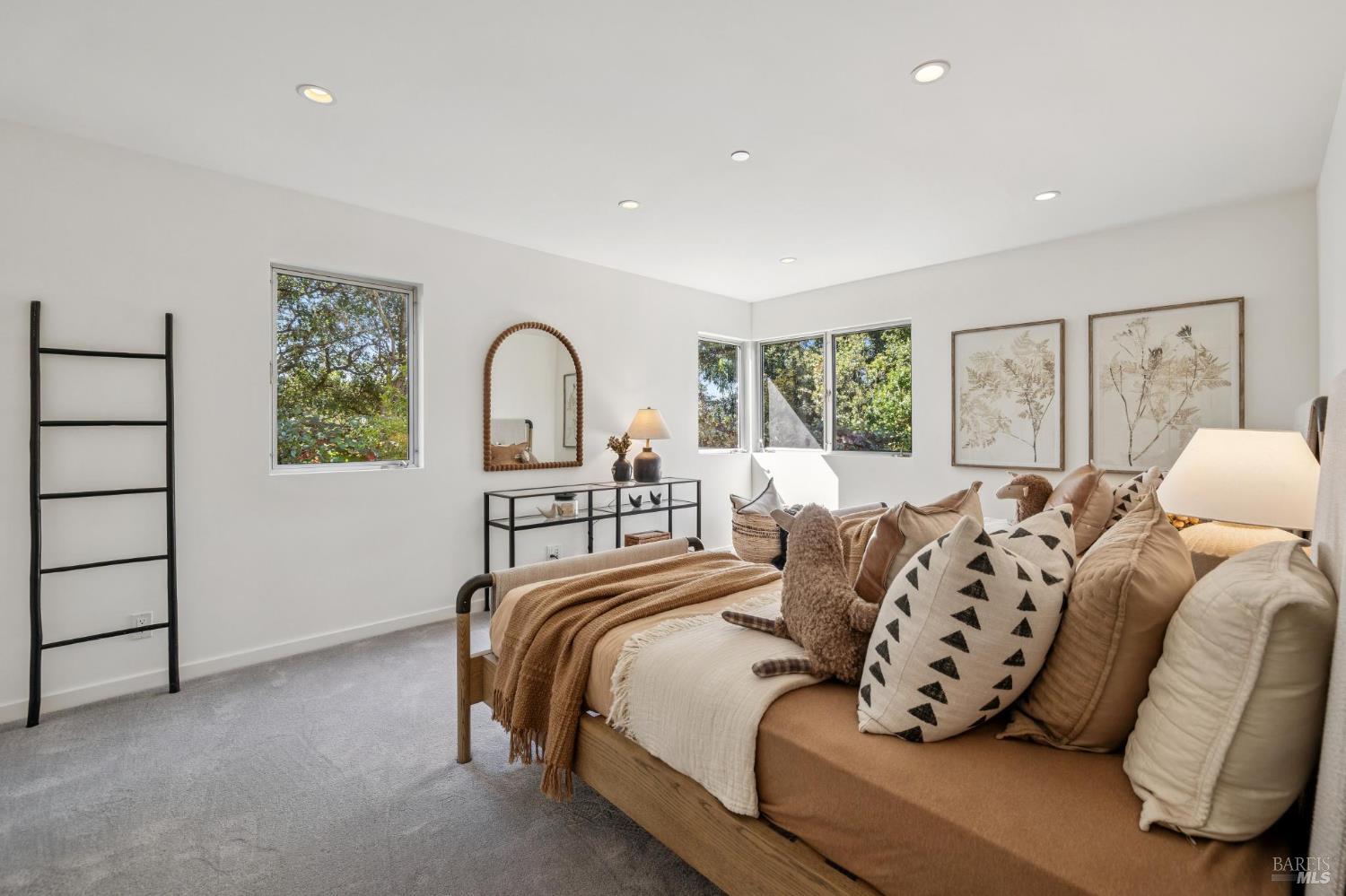 Detail Gallery Image 46 of 80 For 103 Reed Ranch Rd, Belvedere Tiburon,  CA 94920 - 4 Beds | 4 Baths
