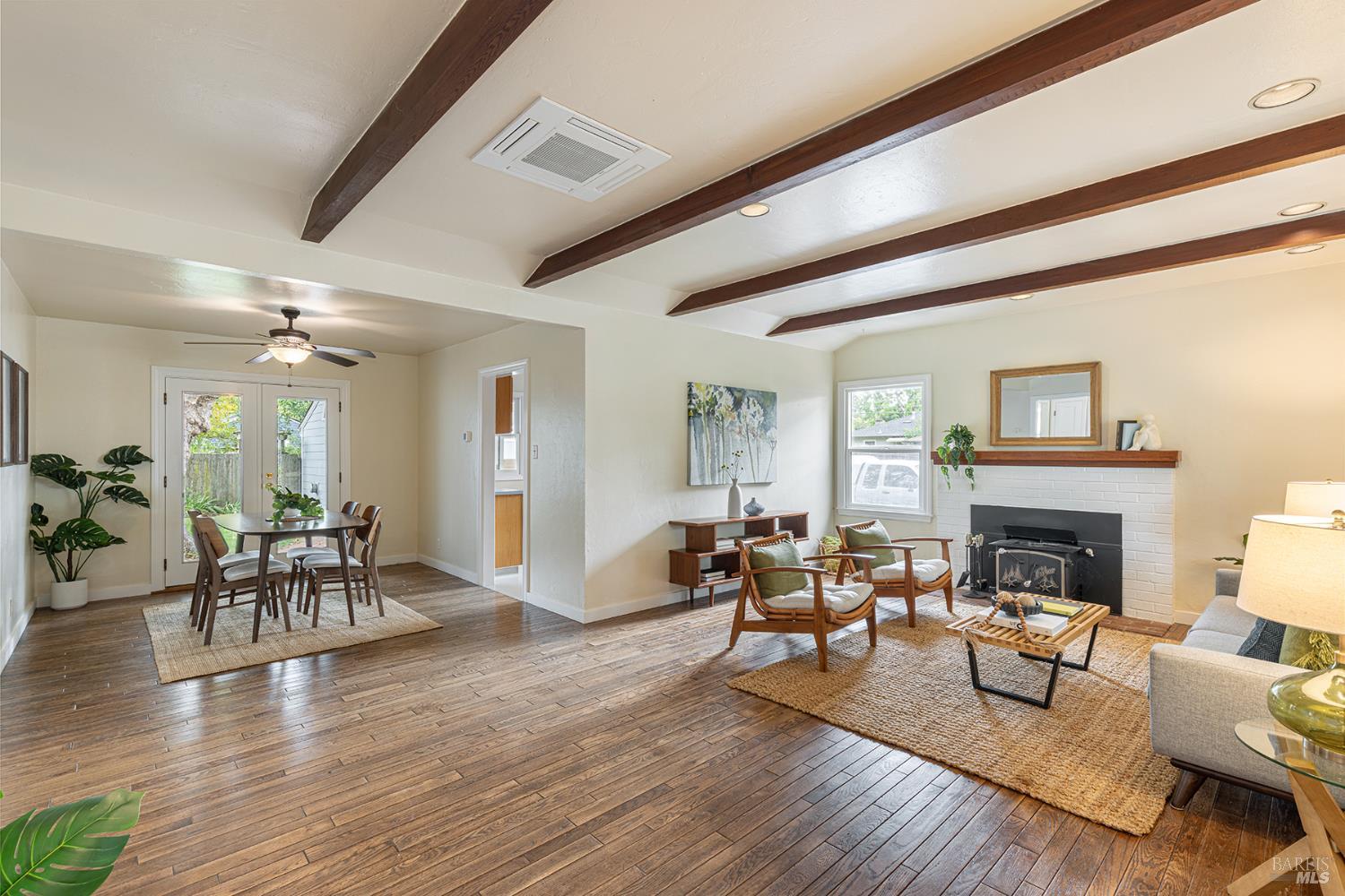 Detail Gallery Image 6 of 59 For 1716 King St, Santa Rosa,  CA 95404 - 2 Beds | 3 Baths