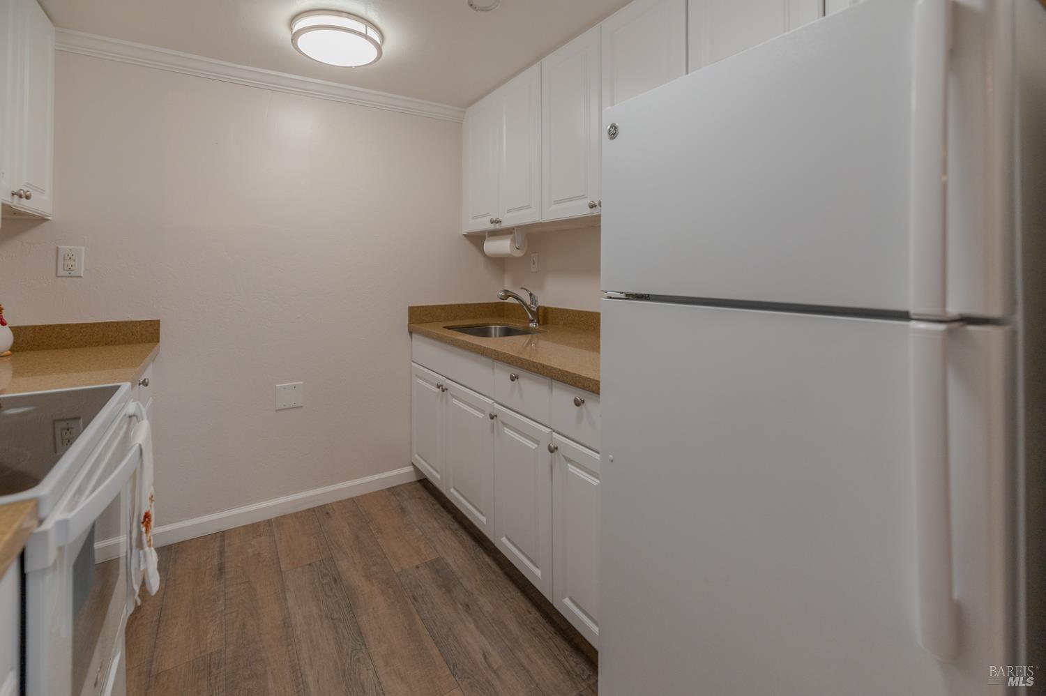 Detail Gallery Image 11 of 24 For 11 Avram Ave, Rohnert Park,  CA 94928 - 2 Beds | 1/1 Baths