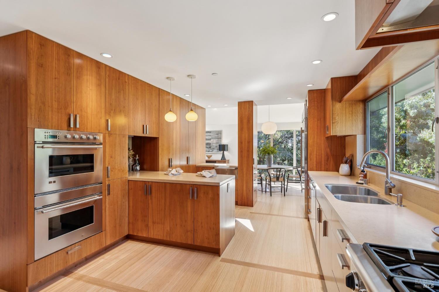 Detail Gallery Image 19 of 80 For 103 Reed Ranch Rd, Belvedere Tiburon,  CA 94920 - 4 Beds | 4 Baths