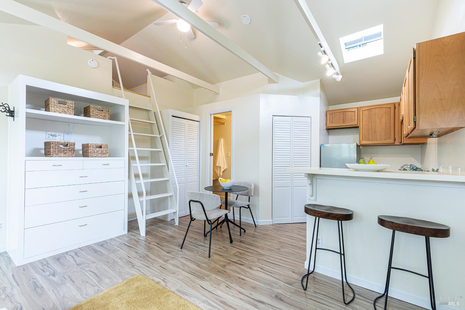Detail Gallery Image 33 of 59 For 1716 King St, Santa Rosa,  CA 95404 - 2 Beds | 3 Baths