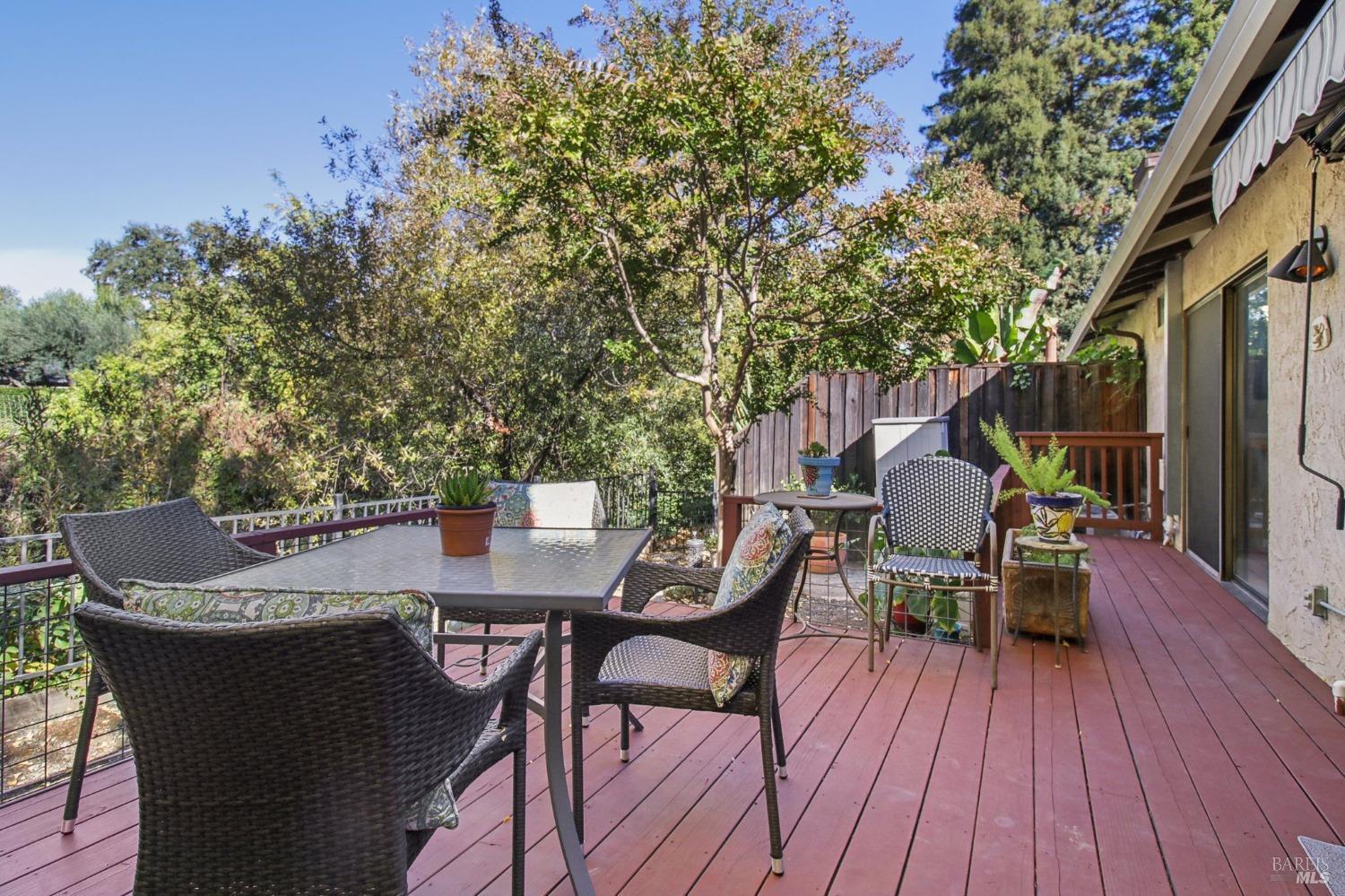 Detail Gallery Image 22 of 34 For 1240 Peppertree Cir, Saint Helena,  CA 94574 - 2 Beds | 2 Baths