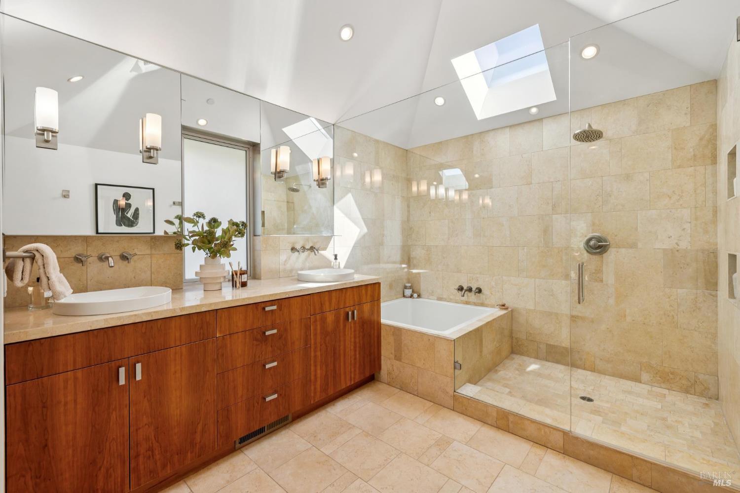 Detail Gallery Image 34 of 80 For 103 Reed Ranch Rd, Belvedere Tiburon,  CA 94920 - 4 Beds | 4 Baths