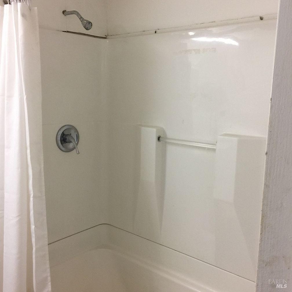 Detail Gallery Image 17 of 30 For 16292 19th Ave, Clearlake,  CA 95422 - 2 Beds | 1 Baths