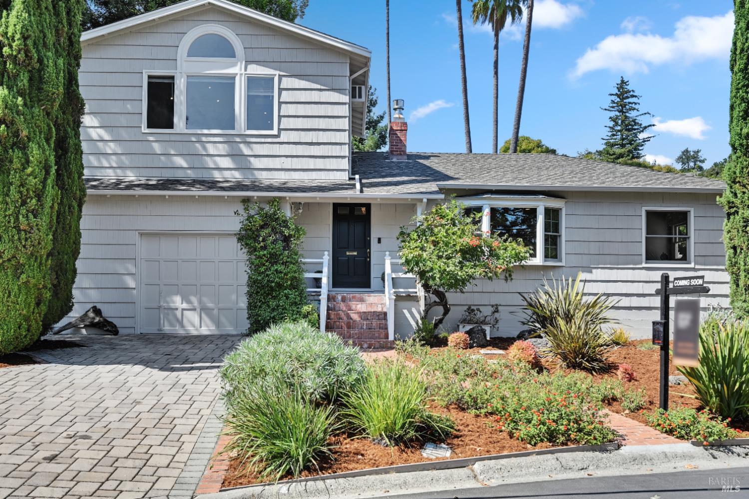 Detail Gallery Image 4 of 46 For 1 Hilldale Dr, San Anselmo,  CA 94960 - 4 Beds | 3 Baths