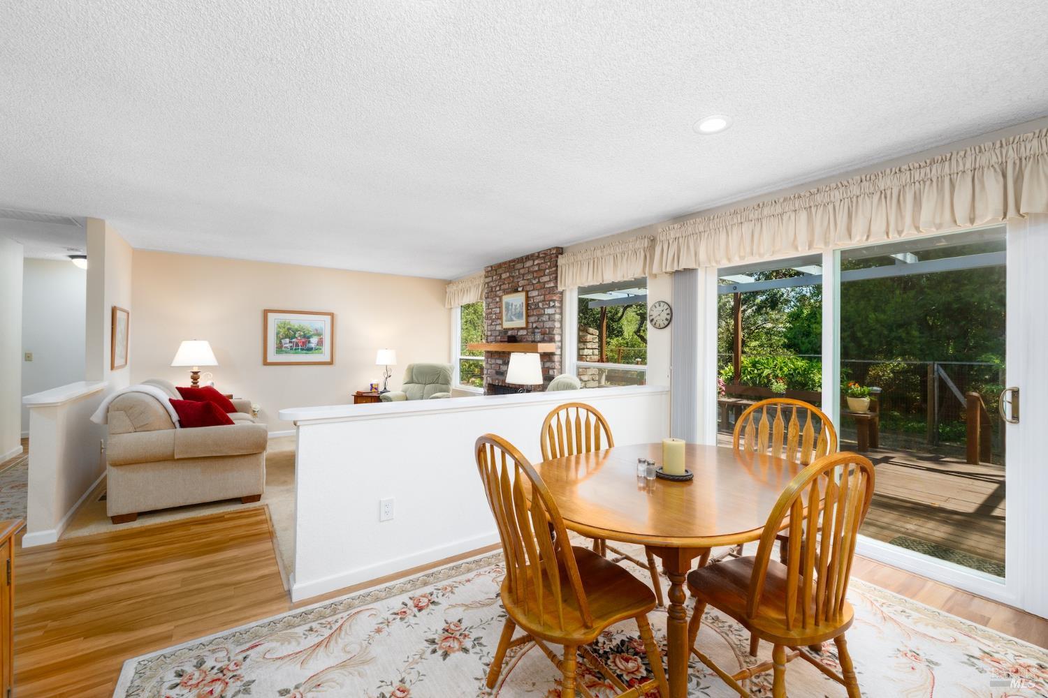 Detail Gallery Image 7 of 27 For 5518 Marit Dr, Santa Rosa,  CA 95409 - 2 Beds | 2 Baths