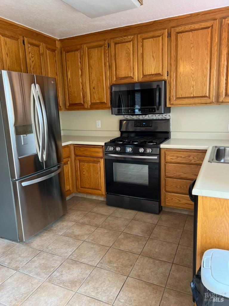 Detail Gallery Image 9 of 22 For 1604 Verna Dr, Napa,  CA 94558 - 3 Beds | 1 Baths