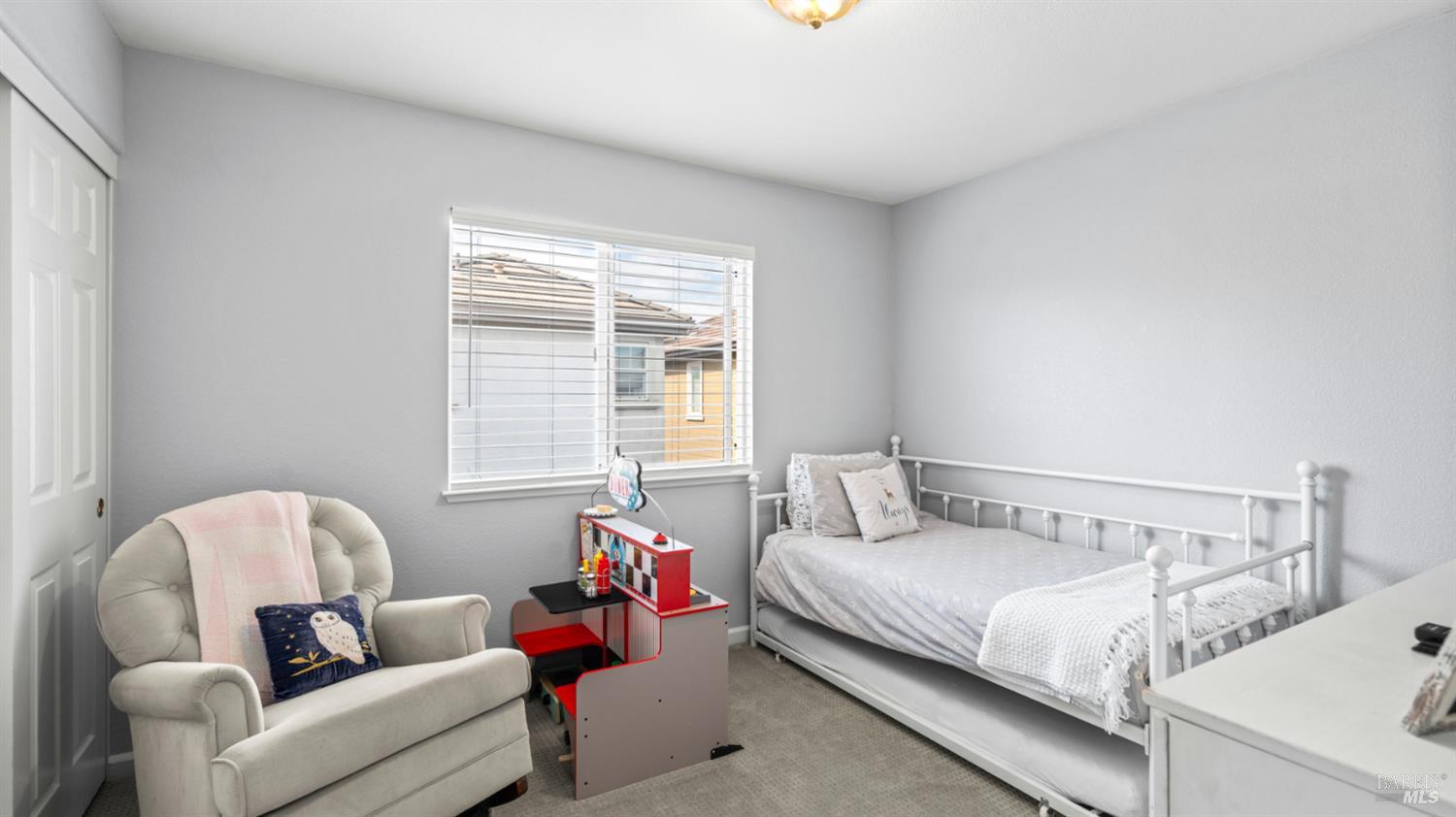 Detail Gallery Image 25 of 36 For 1407 Woodside Cir, Petaluma,  CA 94954 - 3 Beds | 2/1 Baths