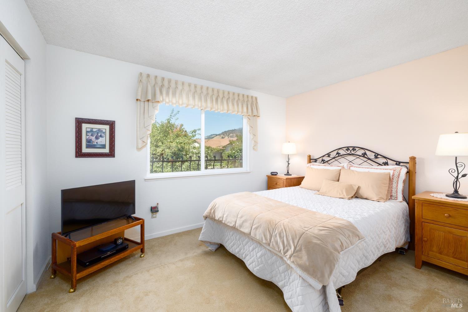 Detail Gallery Image 12 of 27 For 5518 Marit Dr, Santa Rosa,  CA 95409 - 2 Beds | 2 Baths