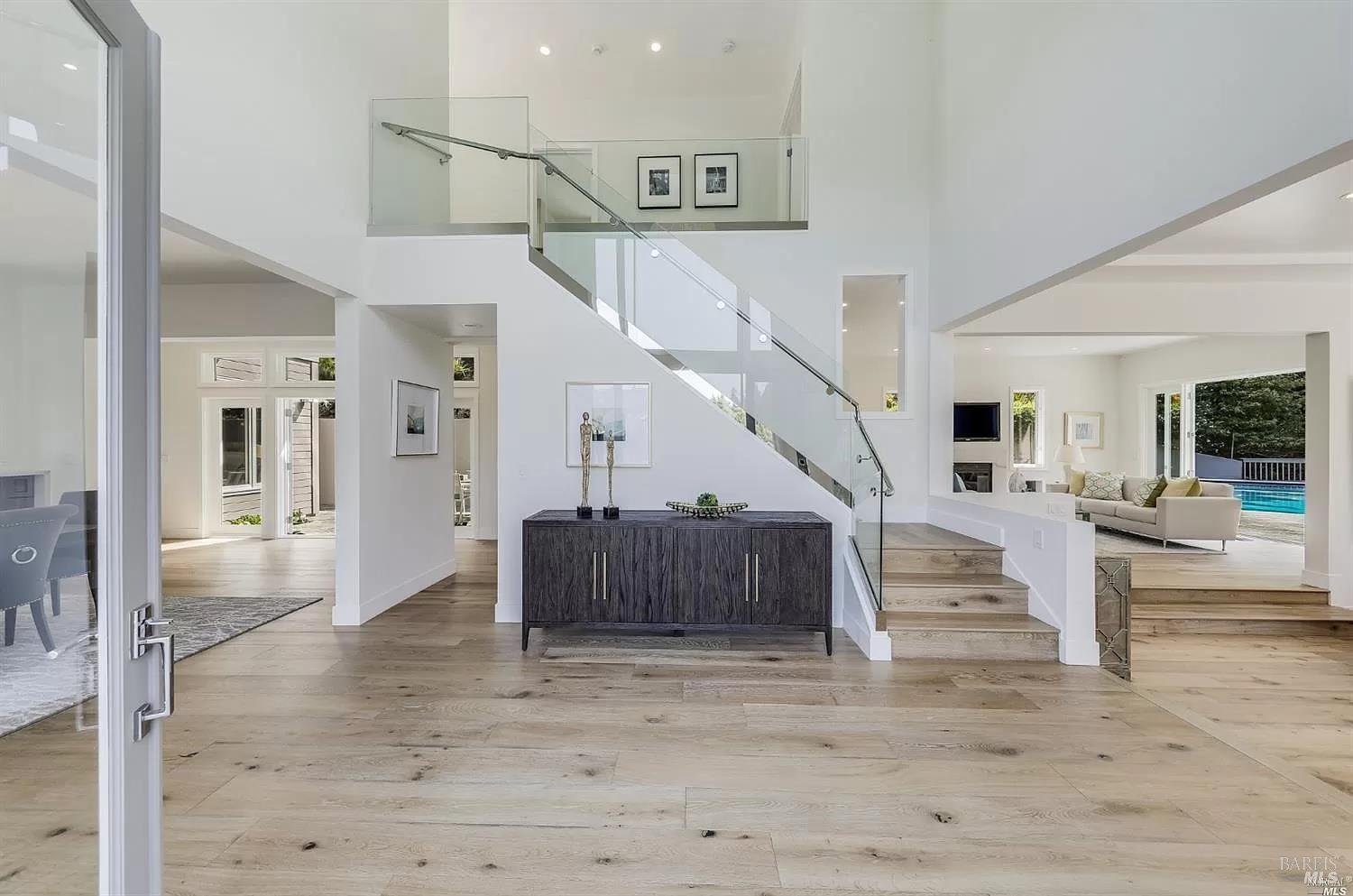 Detail Gallery Image 6 of 50 For 216 Evergreen Dr, Kentfield,  CA 94904 - 6 Beds | 6/1 Baths