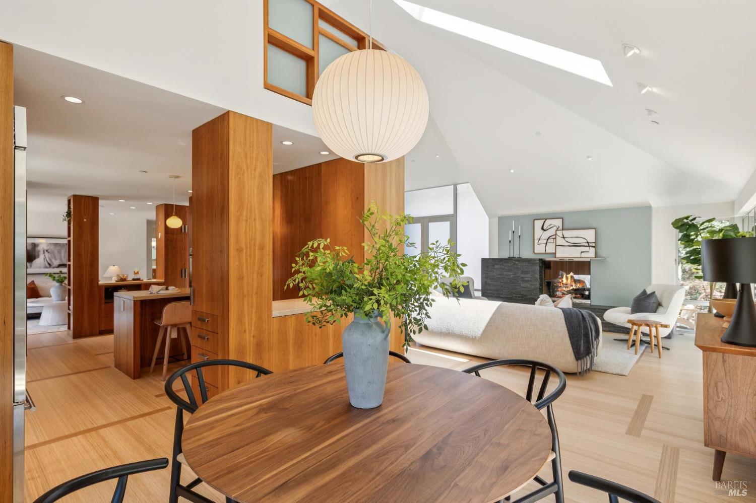 Detail Gallery Image 15 of 80 For 103 Reed Ranch Rd, Belvedere Tiburon,  CA 94920 - 4 Beds | 4 Baths