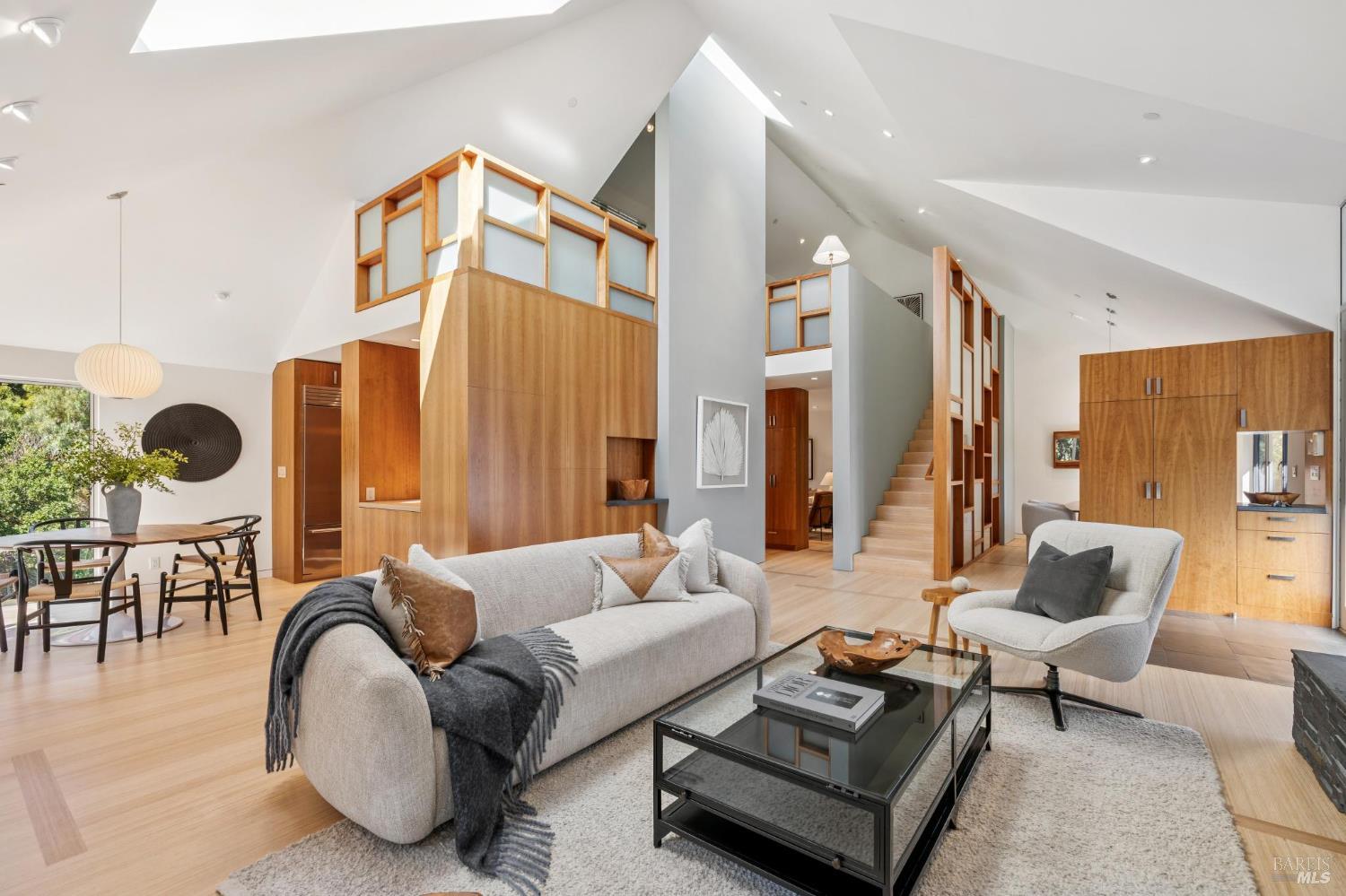 Detail Gallery Image 9 of 80 For 103 Reed Ranch Rd, Belvedere Tiburon,  CA 94920 - 4 Beds | 4 Baths