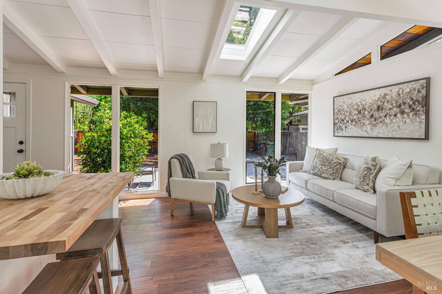 Detail Gallery Image 8 of 41 For 74 Creek Rd, Fairfax,  CA 94930 - 2 Beds | 1 Baths