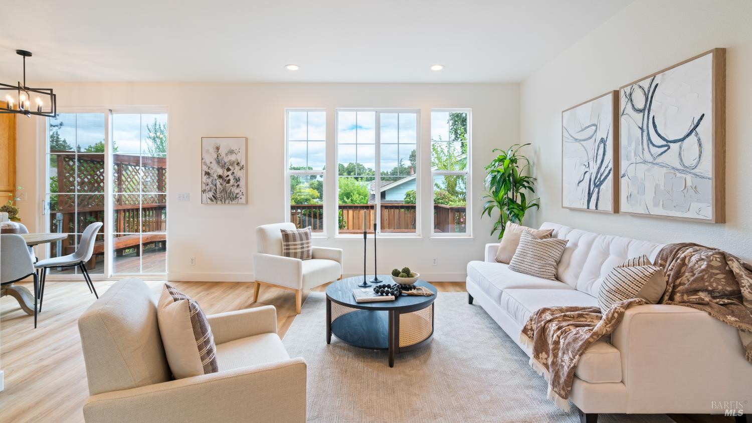 Detail Gallery Image 9 of 32 For 469 Christensen Ln, Cotati,  CA 94931 - 3 Beds | 2/1 Baths