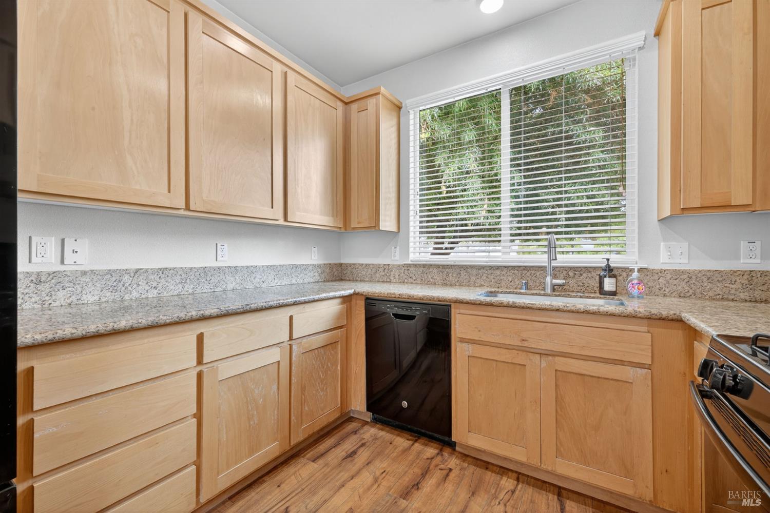 Detail Gallery Image 14 of 41 For 2110 Northfield Dr, Santa Rosa,  CA 95403 - 3 Beds | 2/1 Baths