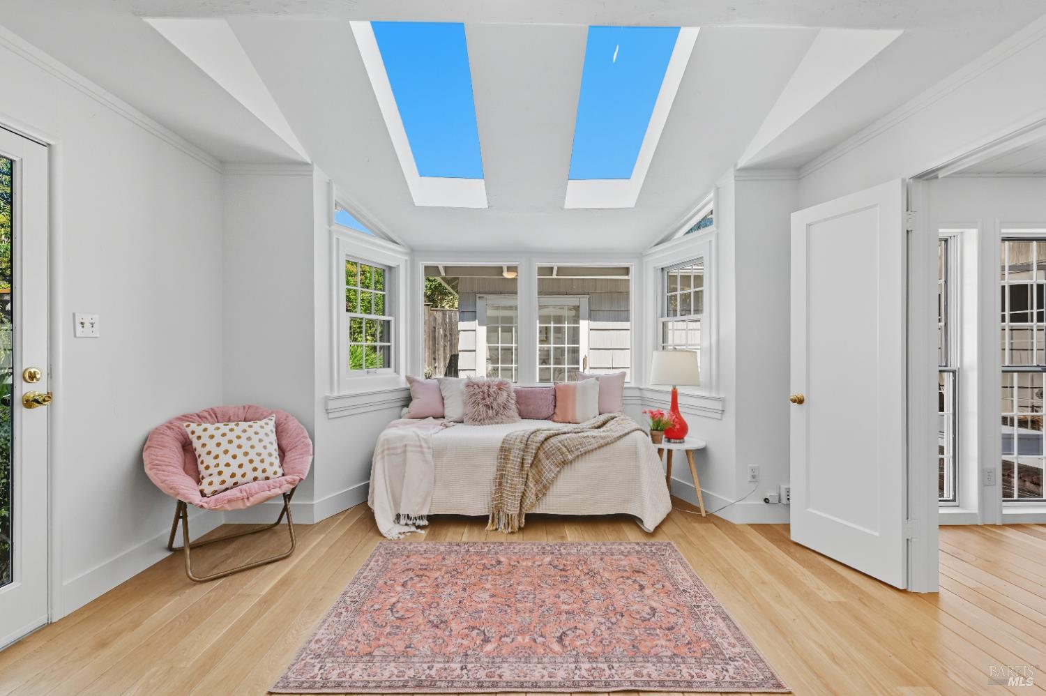 Detail Gallery Image 18 of 46 For 1 Hilldale Dr, San Anselmo,  CA 94960 - 4 Beds | 3 Baths