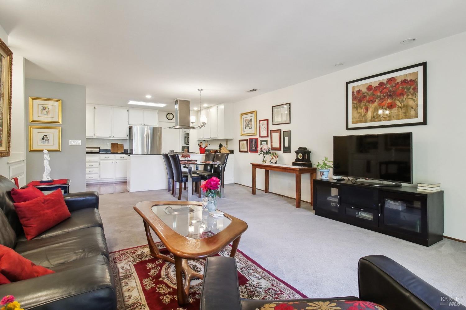 Detail Gallery Image 6 of 34 For 1240 Peppertree Cir, Saint Helena,  CA 94574 - 2 Beds | 2 Baths