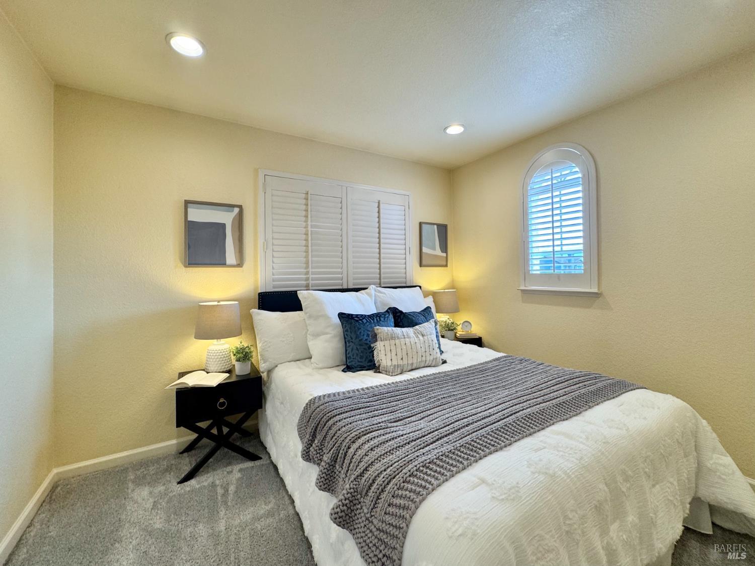 Detail Gallery Image 23 of 44 For 33 Cove Ct, Napa,  CA 94559 - 4 Beds | 2/1 Baths
