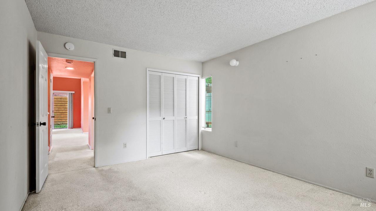 Detail Gallery Image 11 of 32 For 2520 Lakeview Dr, Santa Rosa,  CA 95405 - 3 Beds | 2 Baths