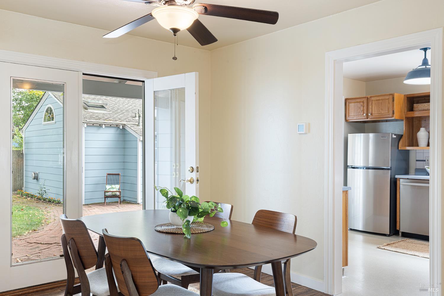 Detail Gallery Image 10 of 59 For 1716 King St, Santa Rosa,  CA 95404 - 2 Beds | 3 Baths