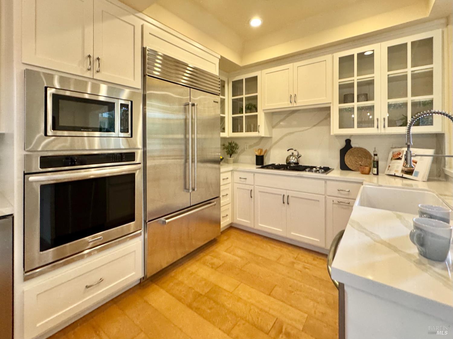 Detail Gallery Image 13 of 44 For 33 Cove Ct, Napa,  CA 94559 - 4 Beds | 2/1 Baths