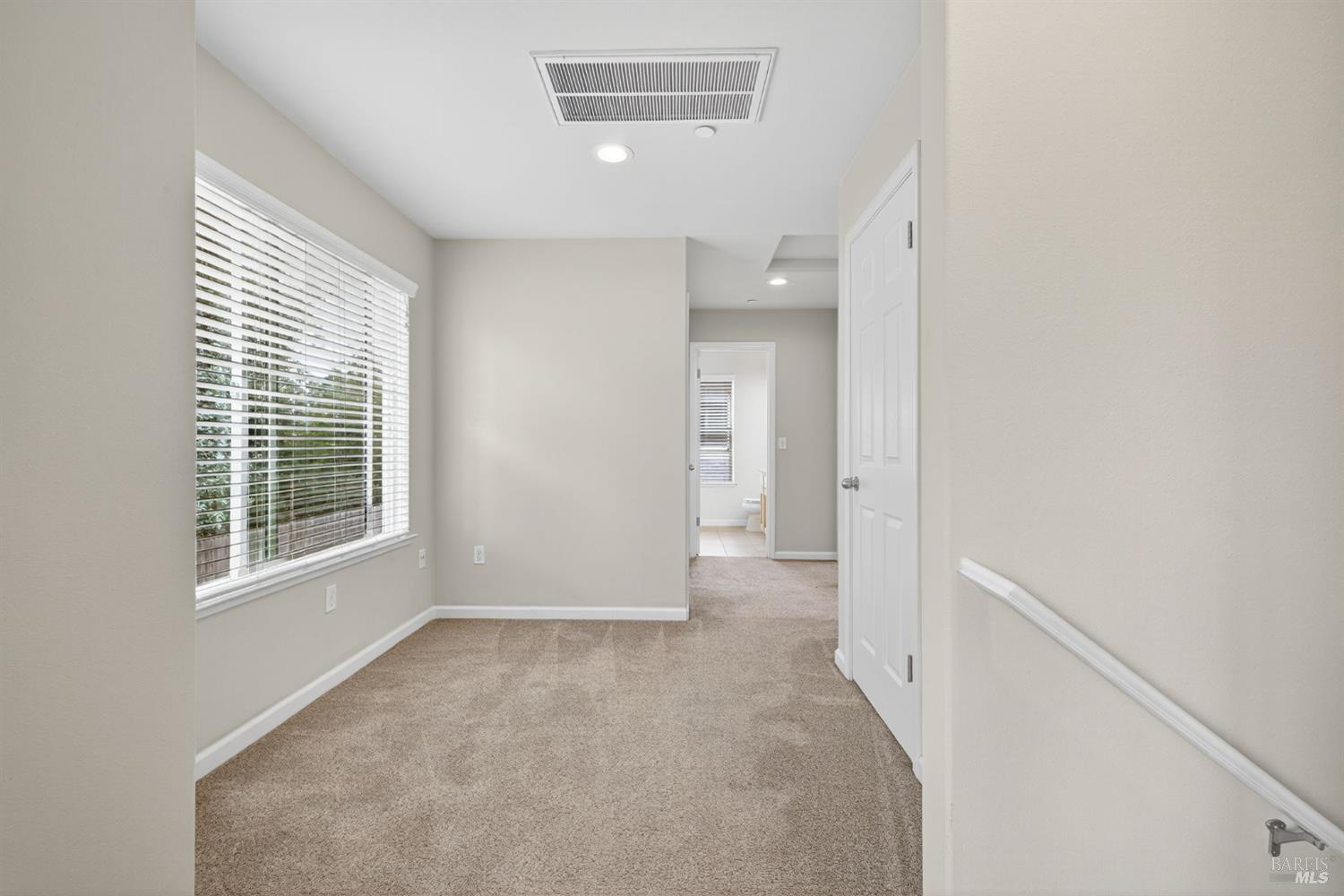 Detail Gallery Image 23 of 41 For 2110 Northfield Dr, Santa Rosa,  CA 95403 - 3 Beds | 2/1 Baths