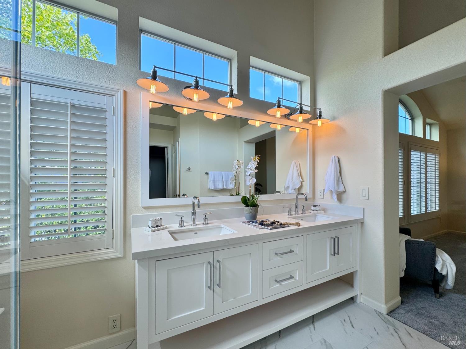 Detail Gallery Image 31 of 44 For 33 Cove Ct, Napa,  CA 94559 - 4 Beds | 2/1 Baths