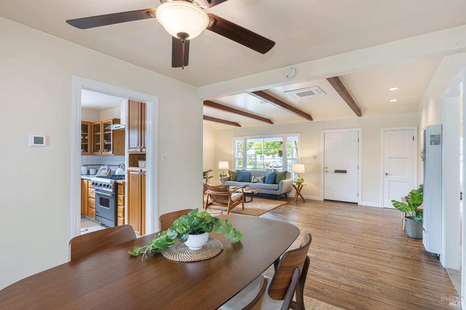 Detail Gallery Image 9 of 59 For 1716 King St, Santa Rosa,  CA 95404 - 2 Beds | 3 Baths