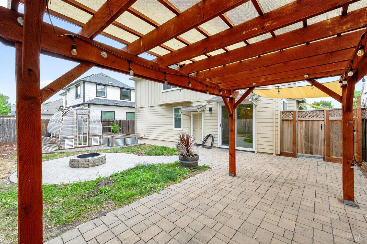 Detail Gallery Image 28 of 41 For 2110 Northfield Dr, Santa Rosa,  CA 95403 - 3 Beds | 2/1 Baths