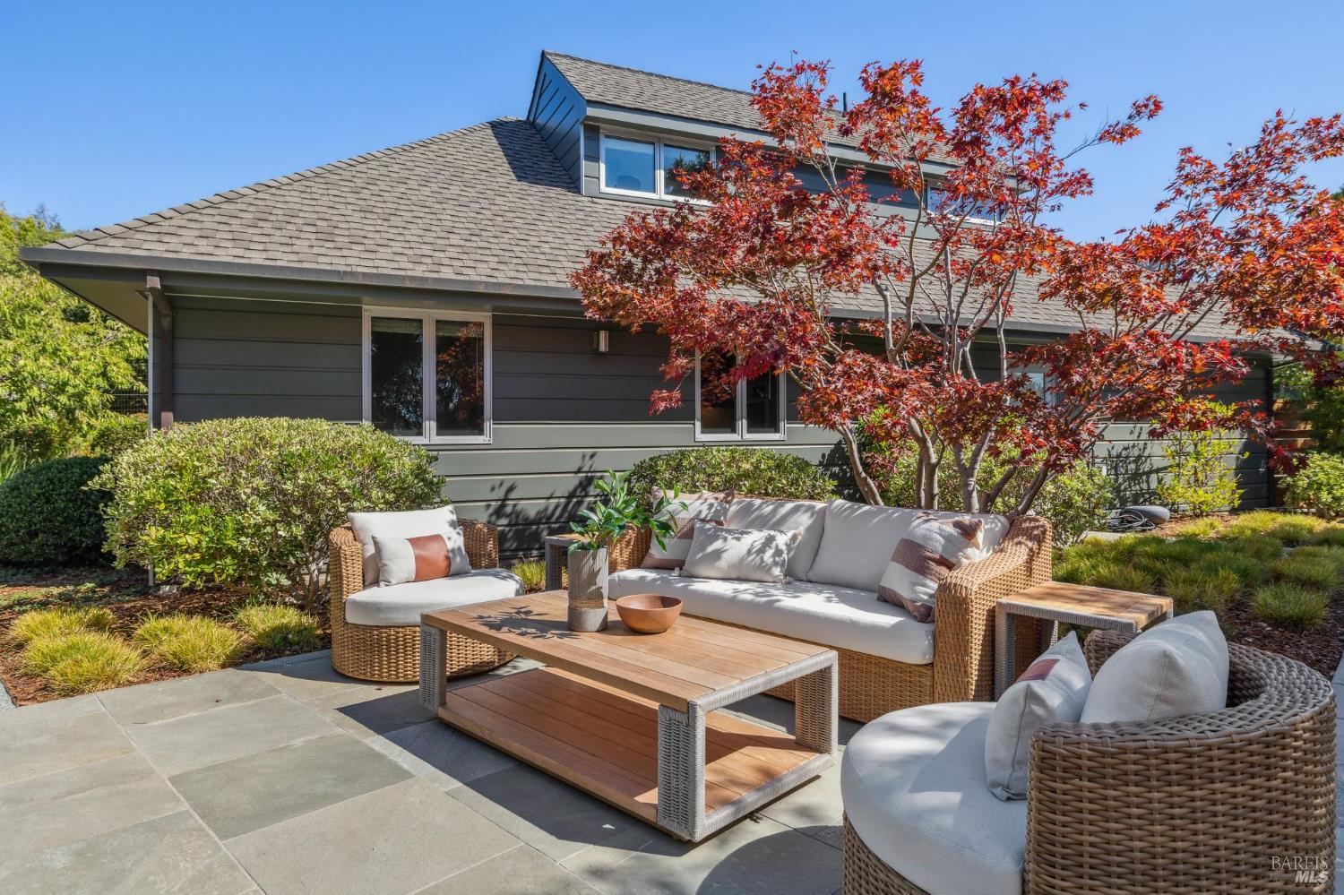 Detail Gallery Image 6 of 80 For 103 Reed Ranch Rd, Belvedere Tiburon,  CA 94920 - 4 Beds | 4 Baths