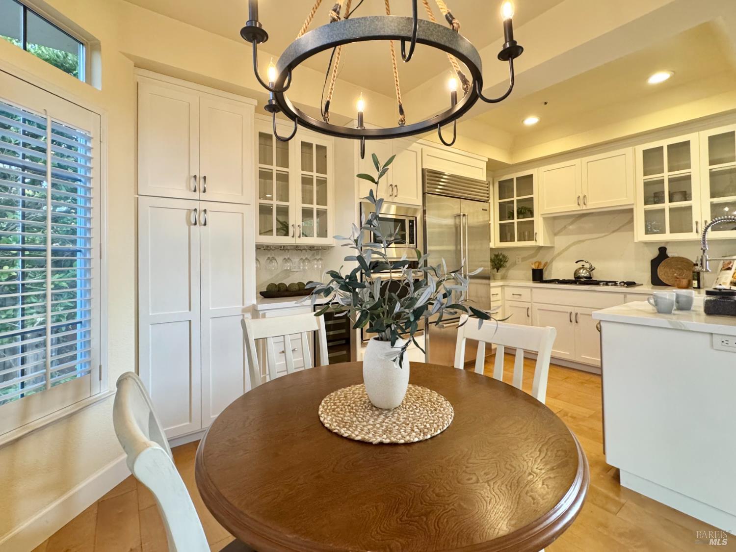 Detail Gallery Image 12 of 44 For 33 Cove Ct, Napa,  CA 94559 - 4 Beds | 2/1 Baths