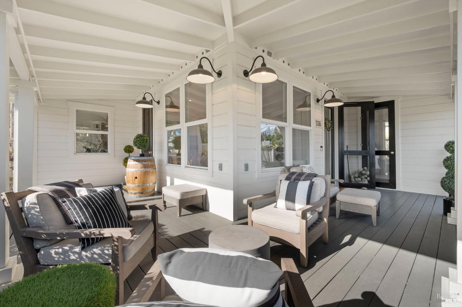Detail Gallery Image 4 of 37 For 1316 Sulphur Springs Ave, Saint Helena,  CA 94574 - 3 Beds | 2 Baths