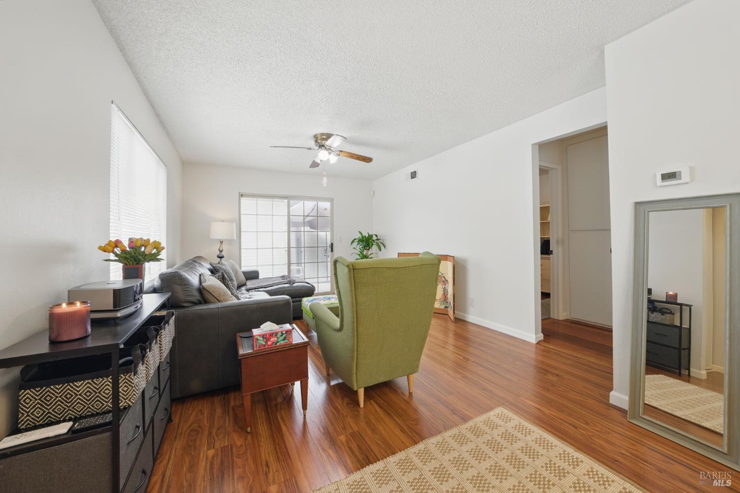 Detail Gallery Image 4 of 24 For 4214 Saturn Way, Union City,  CA 94587 - 2 Beds | 1 Baths