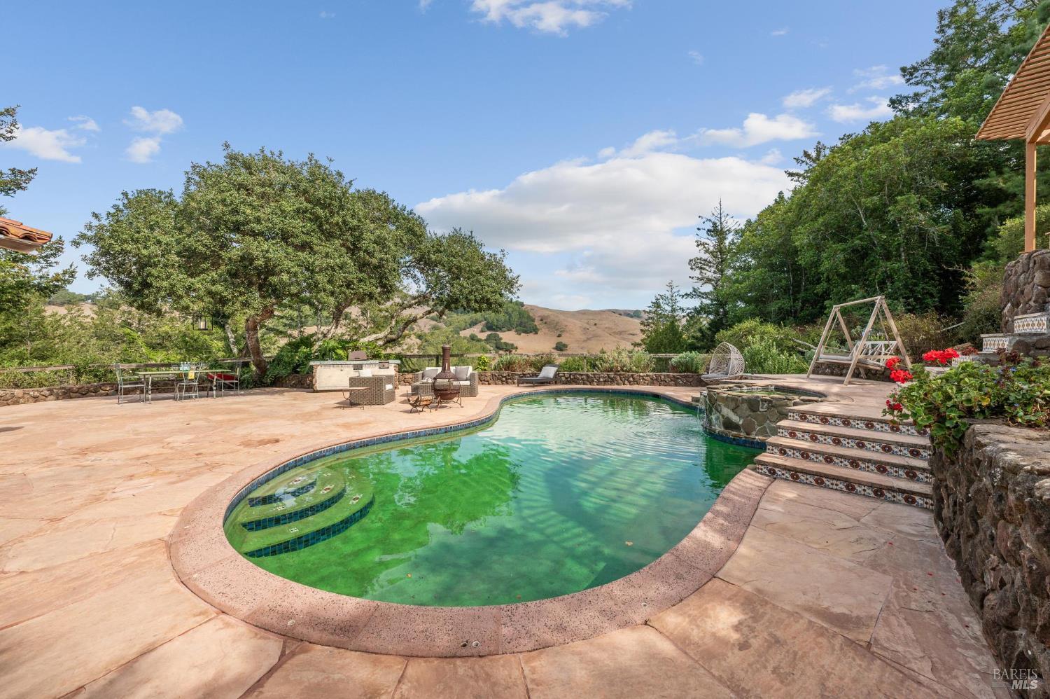 Detail Gallery Image 5 of 94 For 48 Los Pinos Spur Unkn, Nicasio,  CA 94946 - 7 Beds | 5 Baths