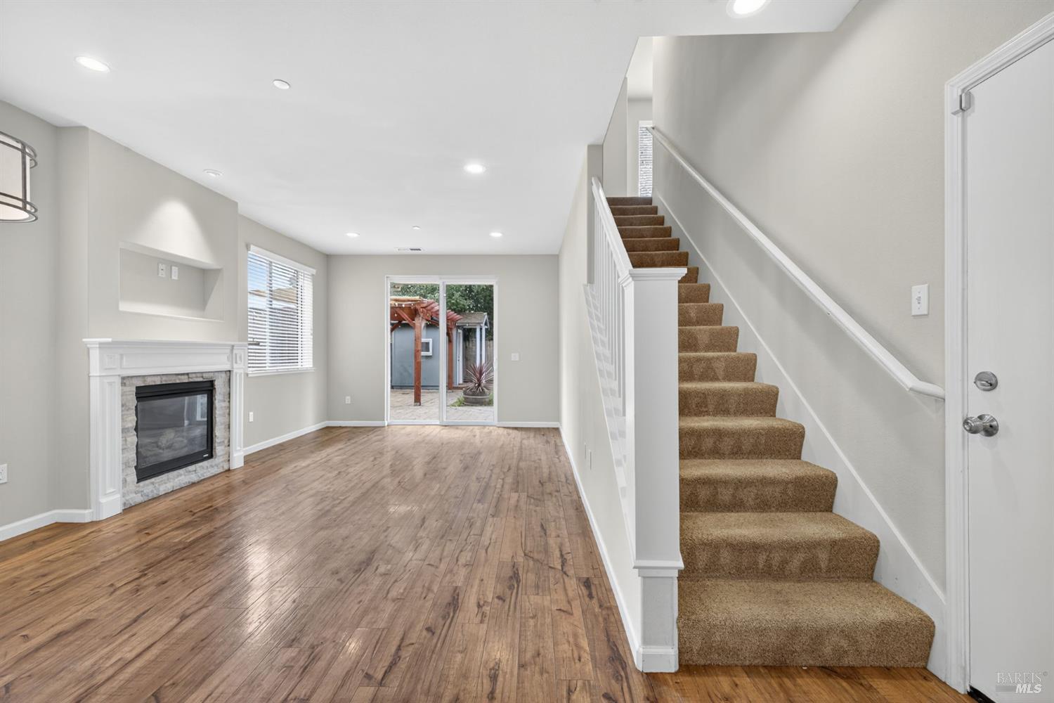 Detail Gallery Image 17 of 41 For 2110 Northfield Dr, Santa Rosa,  CA 95403 - 3 Beds | 2/1 Baths