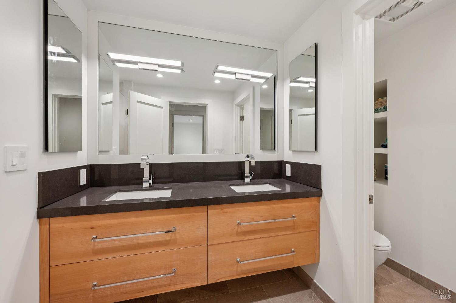 Detail Gallery Image 20 of 29 For 290 Edgewood Ave, Mill Valley,  CA 94941 - 4 Beds | 3/1 Baths