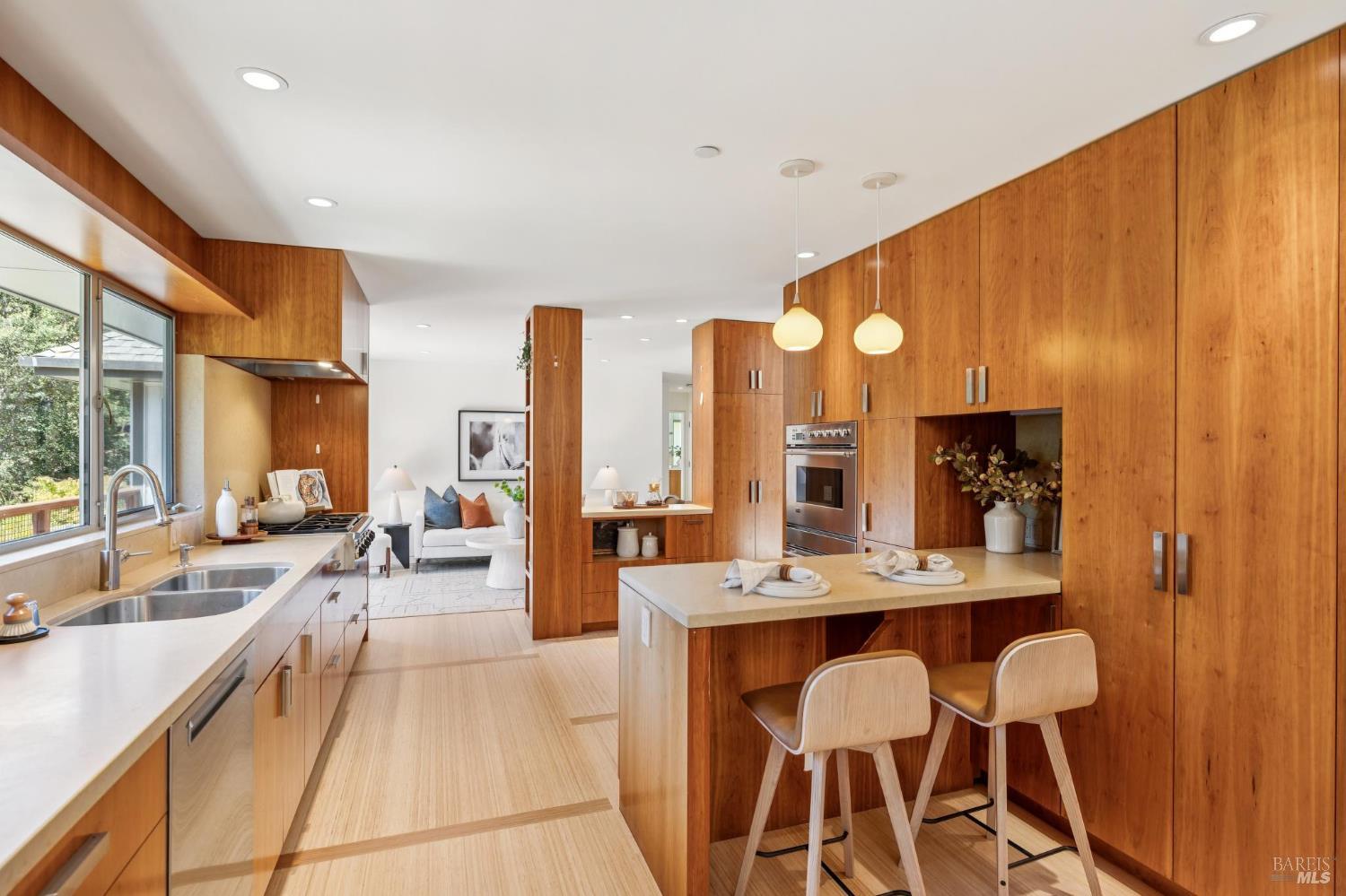 Detail Gallery Image 17 of 80 For 103 Reed Ranch Rd, Belvedere Tiburon,  CA 94920 - 4 Beds | 4 Baths