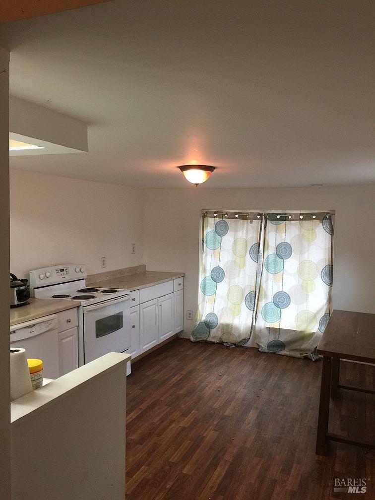 Detail Gallery Image 13 of 30 For 16292 19th Ave, Clearlake,  CA 95422 - 2 Beds | 1 Baths