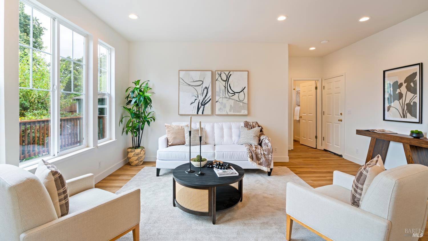 Detail Gallery Image 12 of 32 For 469 Christensen Ln, Cotati,  CA 94931 - 3 Beds | 2/1 Baths