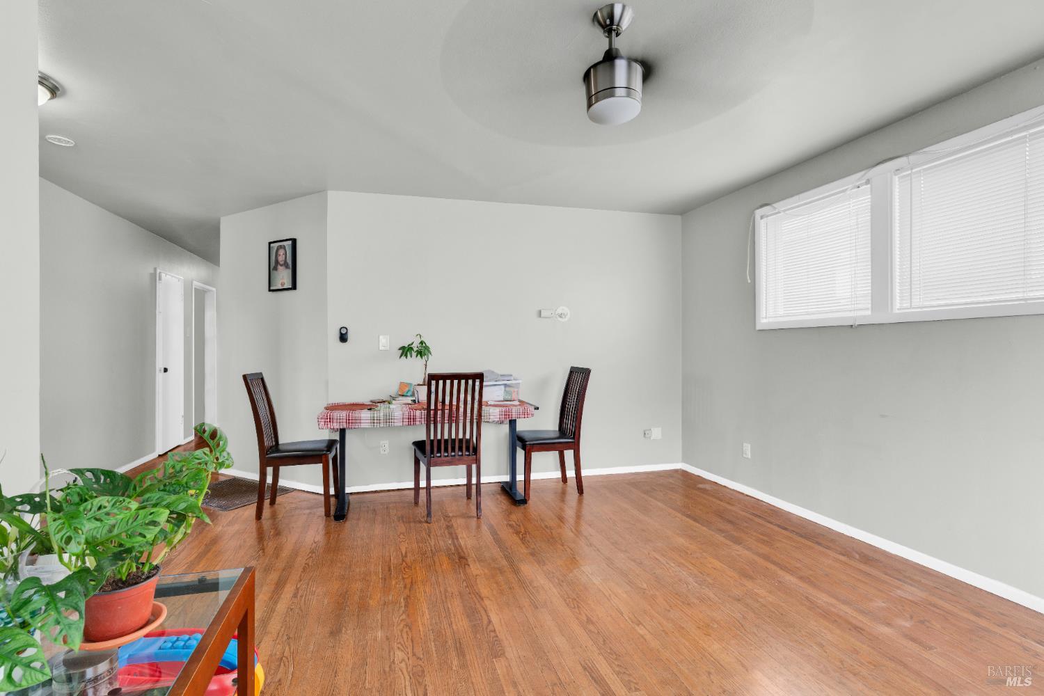 Detail Gallery Image 6 of 45 For 4778 E Hilltop Dr, El Sobrante,  CA 94803 - 3 Beds | 1 Baths