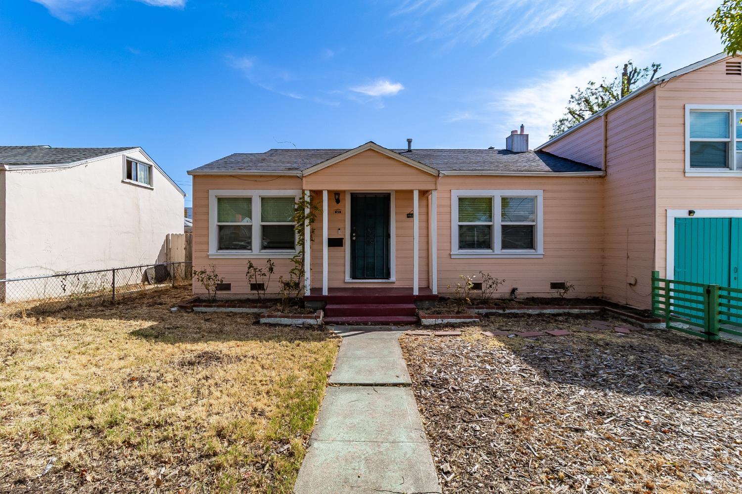 Detail Gallery Image 6 of 52 For 121 California St, Vallejo,  CA 94590 - 3 Beds | 1 Baths