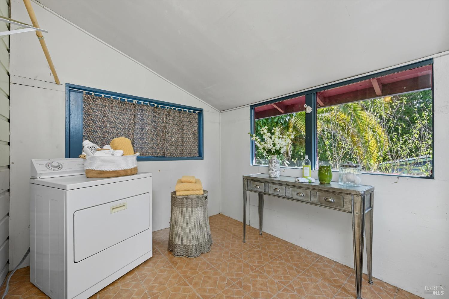 Detail Gallery Image 25 of 30 For 722 Beaver St, Santa Rosa,  CA 95404 - 3 Beds | 1 Baths