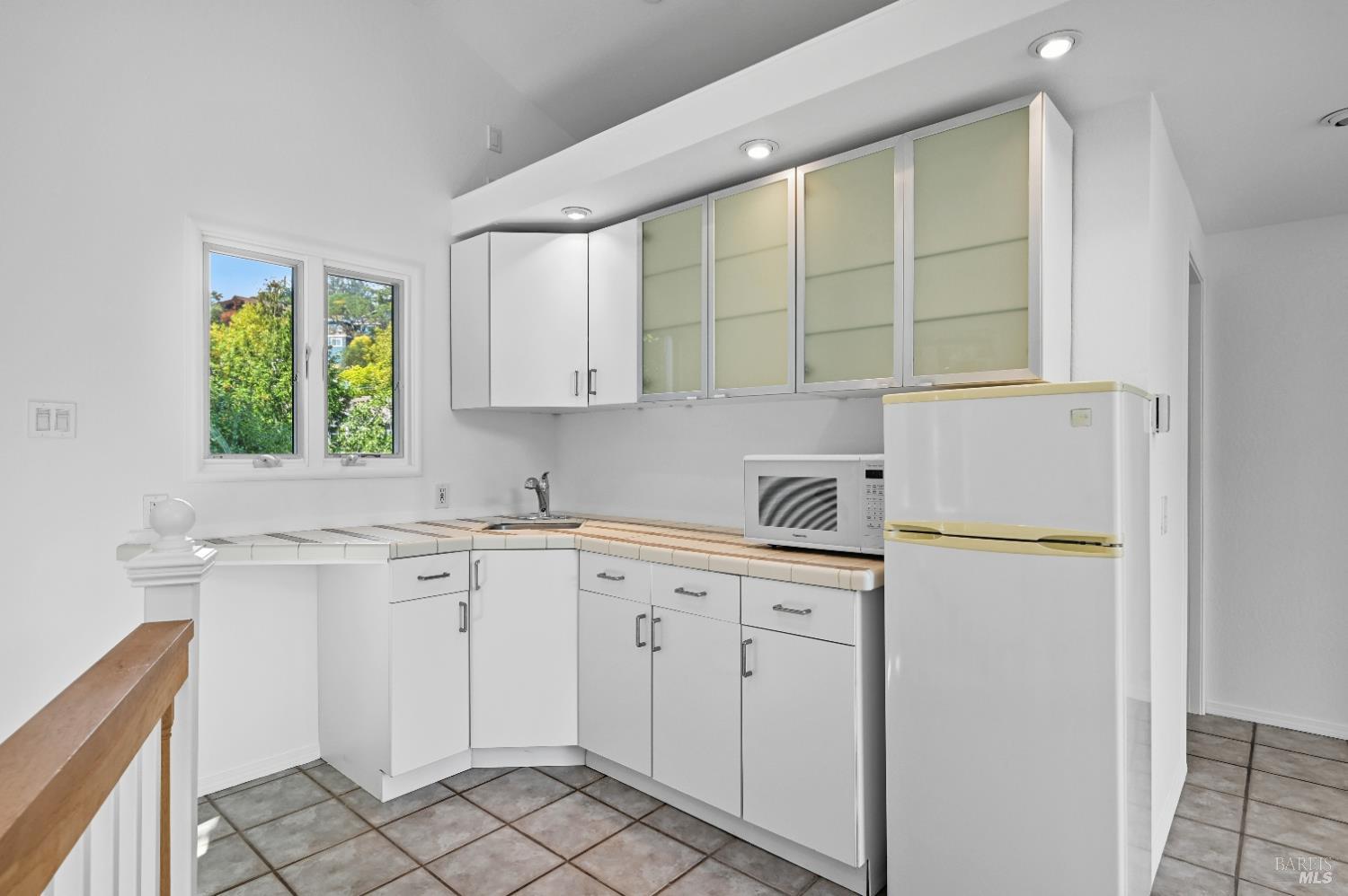 Detail Gallery Image 37 of 46 For 1 Hilldale Dr, San Anselmo,  CA 94960 - 4 Beds | 3 Baths