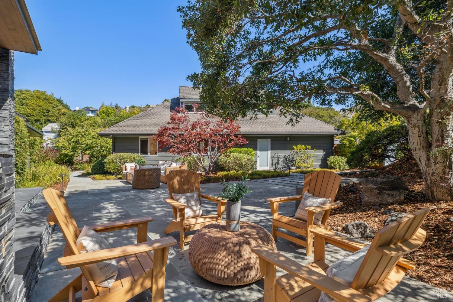 Detail Gallery Image 5 of 80 For 103 Reed Ranch Rd, Belvedere Tiburon,  CA 94920 - 4 Beds | 4 Baths