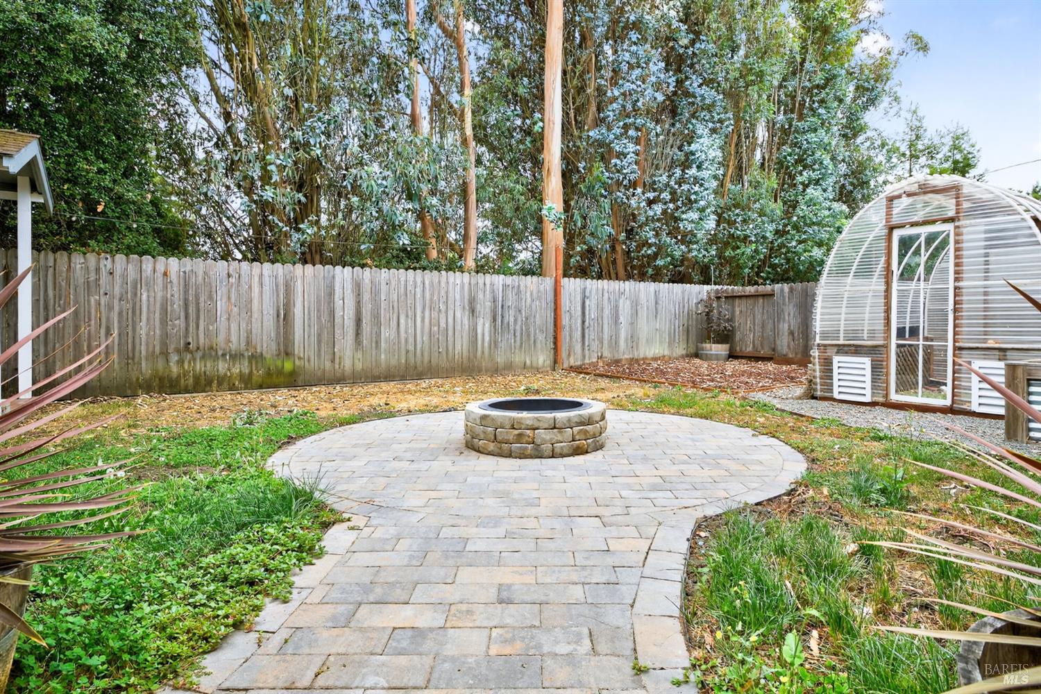 Detail Gallery Image 29 of 41 For 2110 Northfield Dr, Santa Rosa,  CA 95403 - 3 Beds | 2/1 Baths