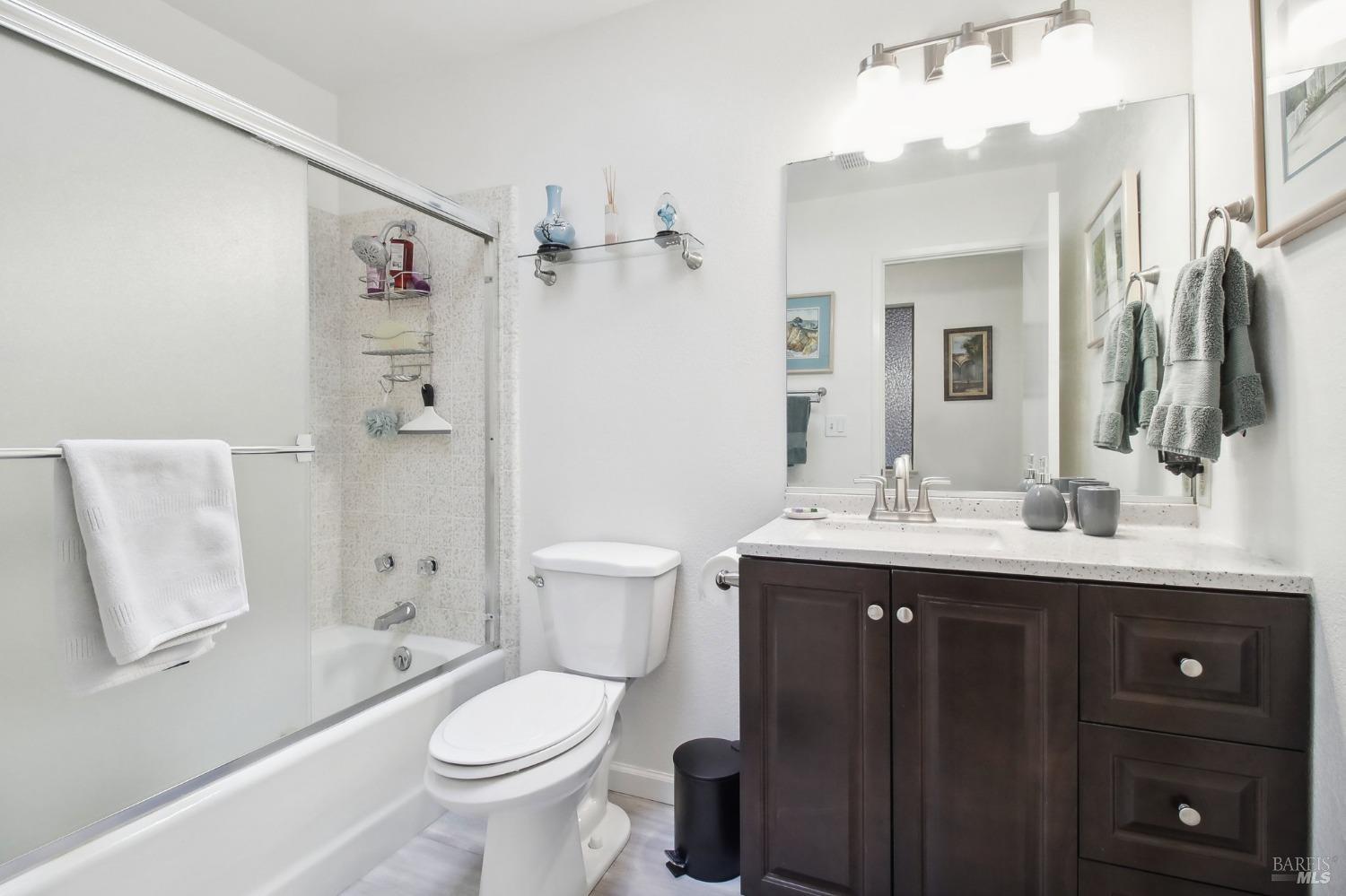 Detail Gallery Image 16 of 34 For 1240 Peppertree Cir, Saint Helena,  CA 94574 - 2 Beds | 2 Baths
