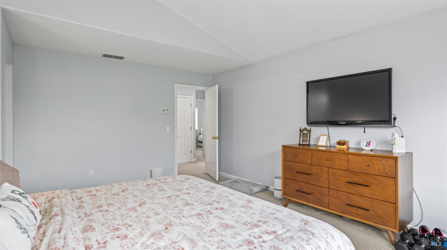 Detail Gallery Image 28 of 36 For 1407 Woodside Cir, Petaluma,  CA 94954 - 3 Beds | 2/1 Baths