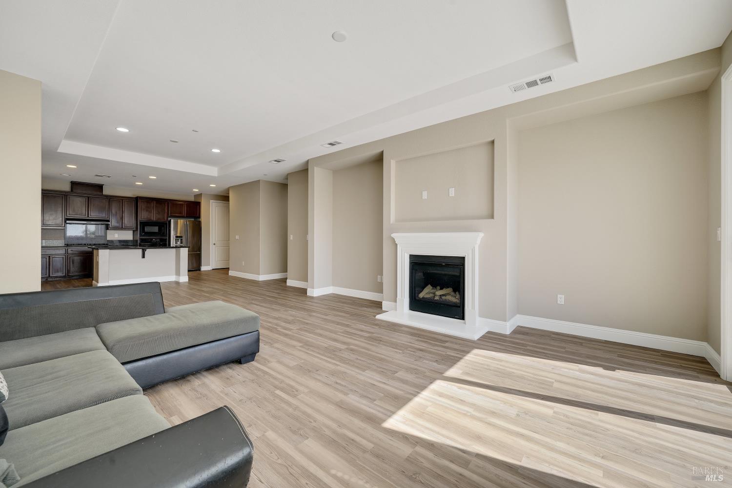 Detail Gallery Image 16 of 43 For 5360 Discovery Way, Fairfield,  CA 94533 - 4 Beds | 3 Baths